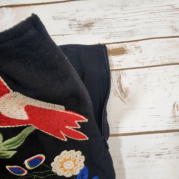 Umgee embroidered bird and flower boho mini skirt fully lined woman's size large - Picture 13 of 13